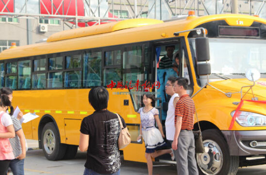 校車價格